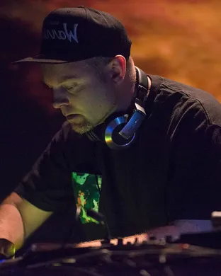 DJ Shadow  